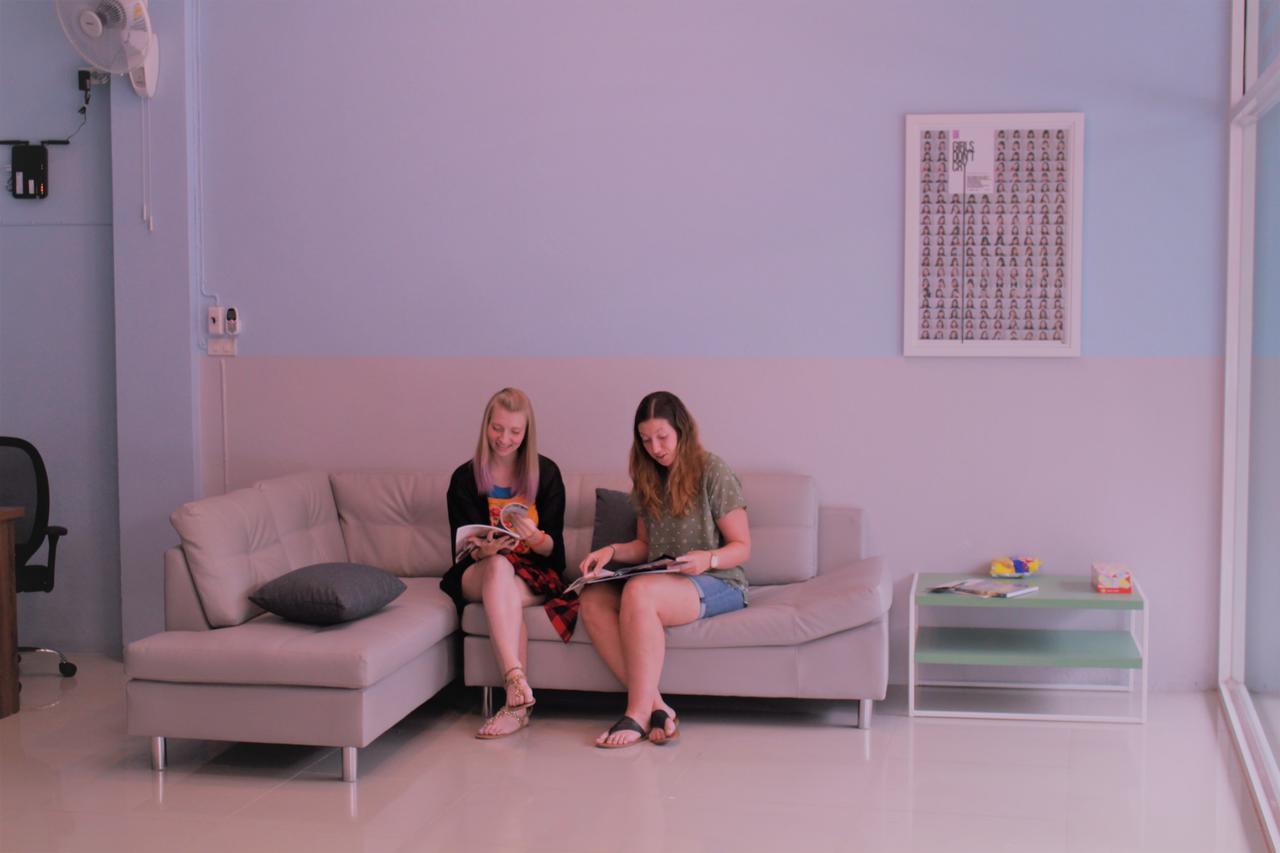 Sook Hostel (Adults Only) Чиангмай Екстериор снимка
