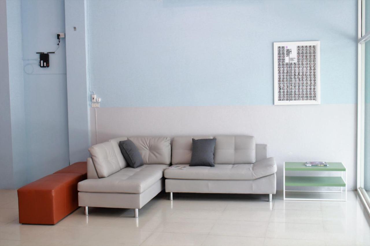 Sook Hostel (Adults Only) Чиангмай Екстериор снимка