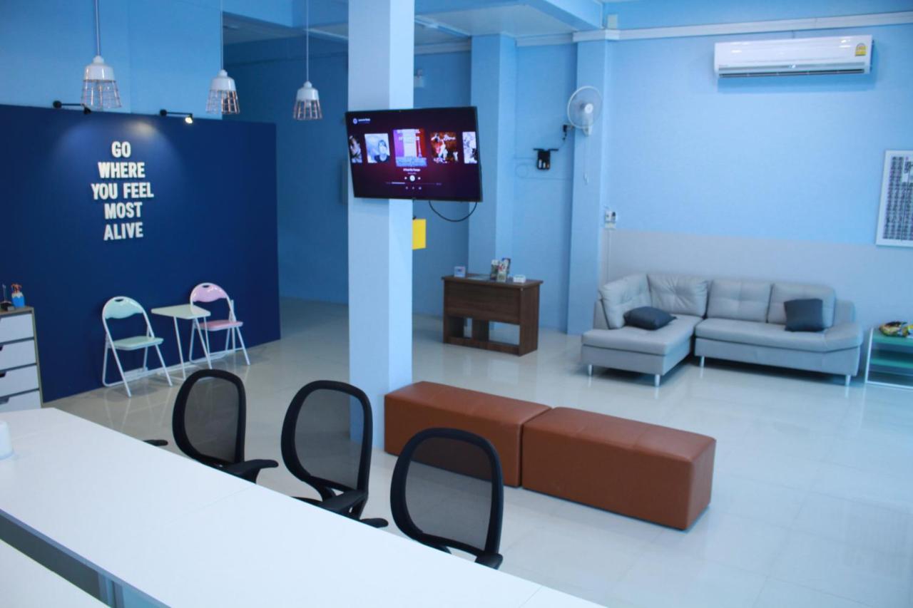 Sook Hostel (Adults Only) Чиангмай Екстериор снимка