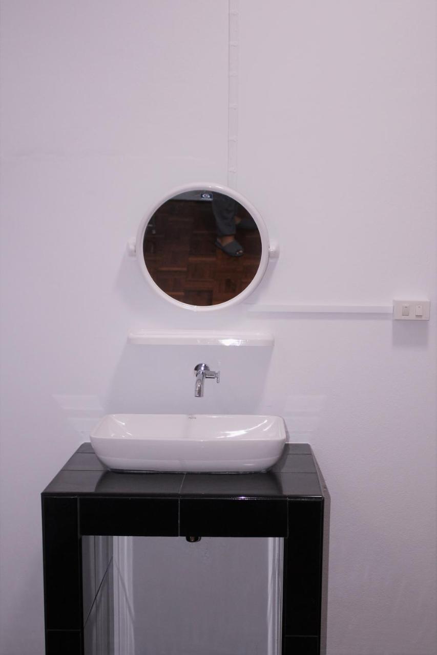 Sook Hostel (Adults Only) Чиангмай Екстериор снимка