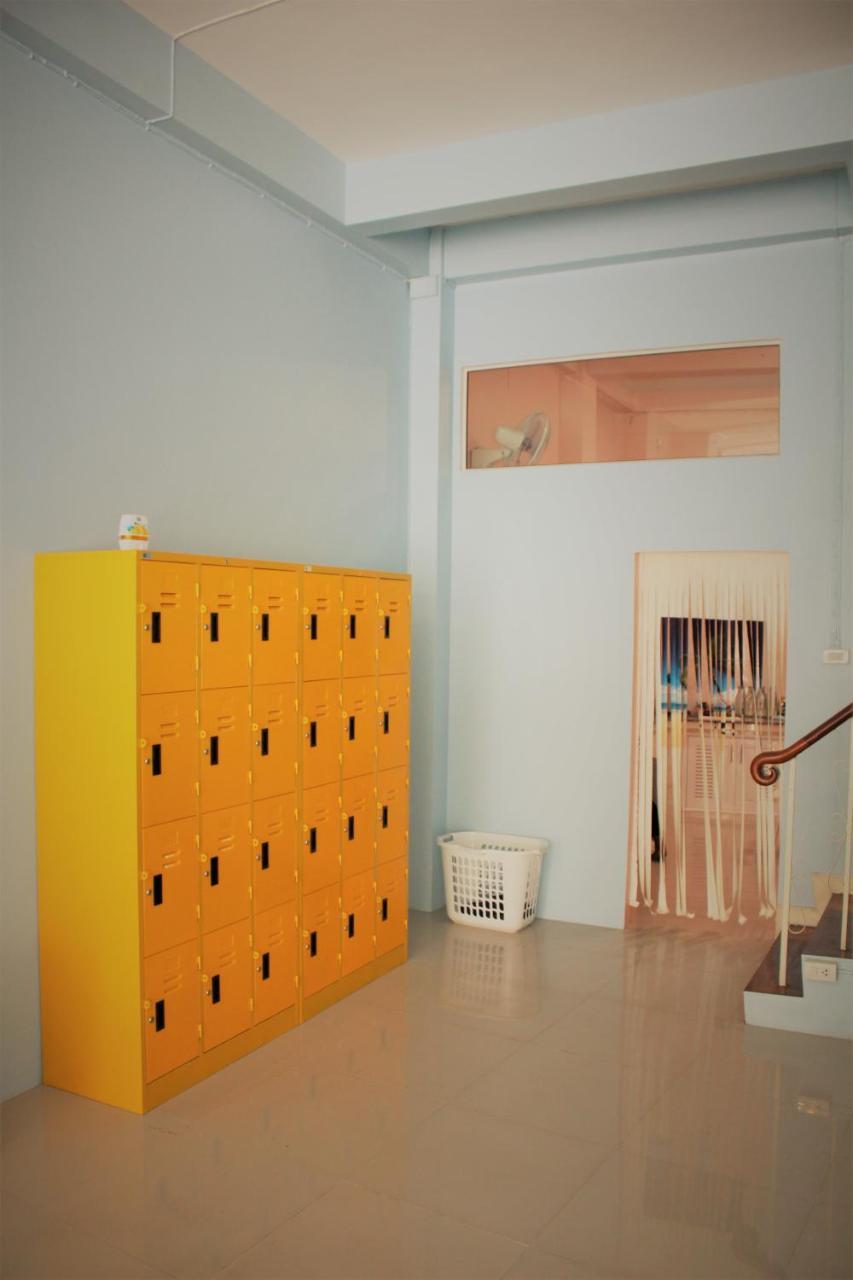 Sook Hostel (Adults Only) Чиангмай Екстериор снимка