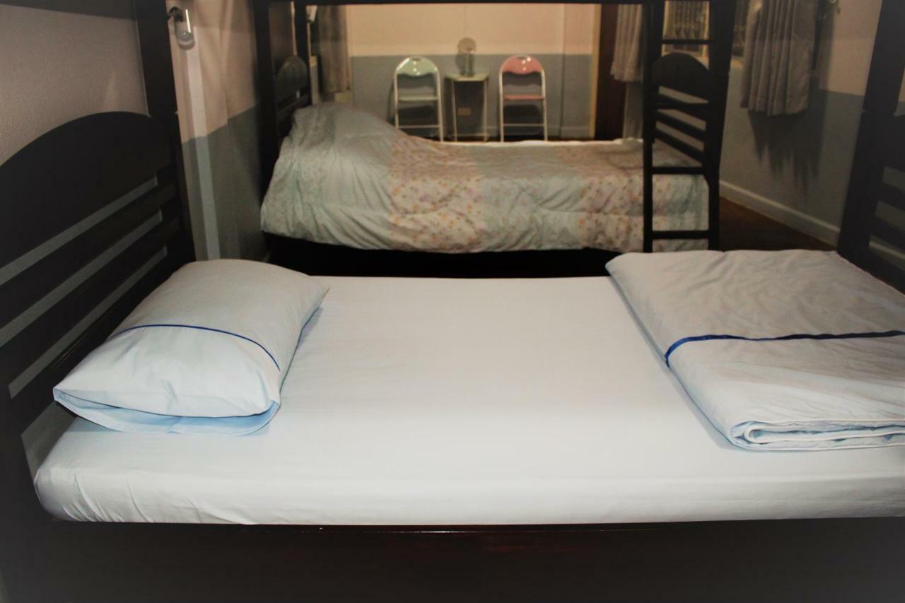 Sook Hostel (Adults Only) Чиангмай Екстериор снимка